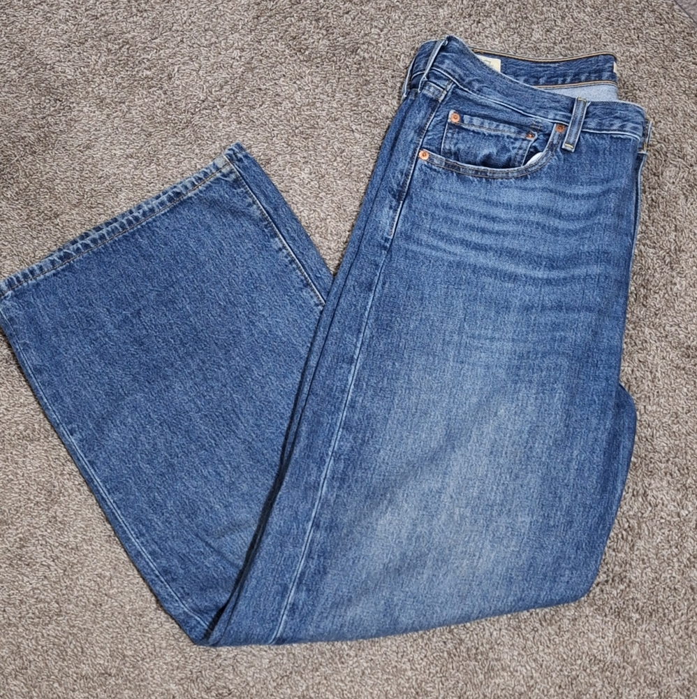 Flagship Store Levi's (Ribcage Wide Leg)